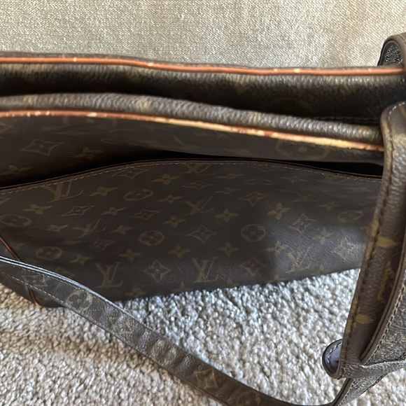 AUTHENTIC LV VINTAGE MESSENGER BAG - Picture 5 of 8